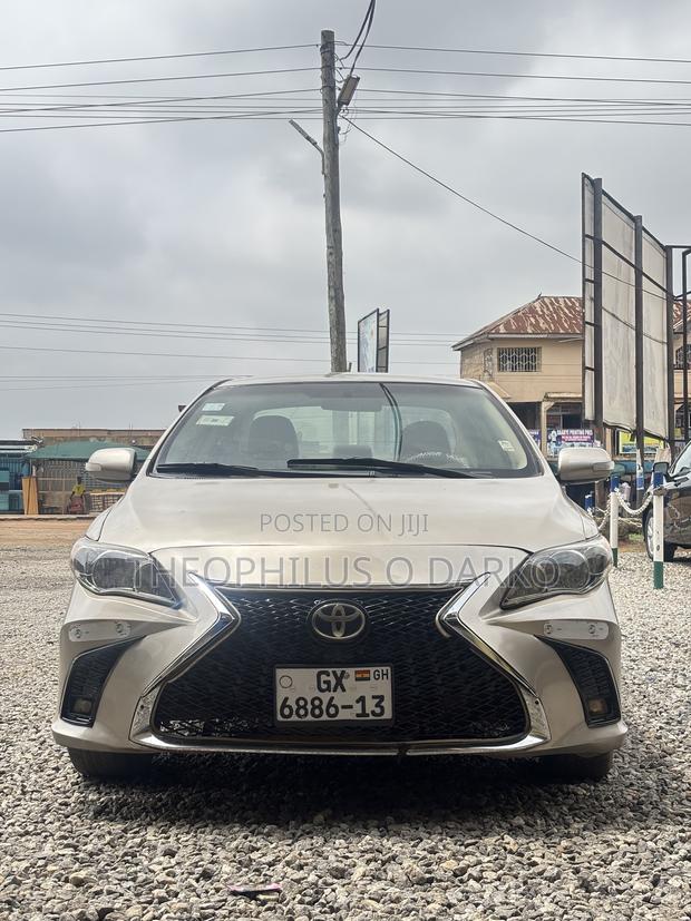 Toyota Corolla LE 4dr Sedan (1.8L 4cyl 4A) 2011 Gold