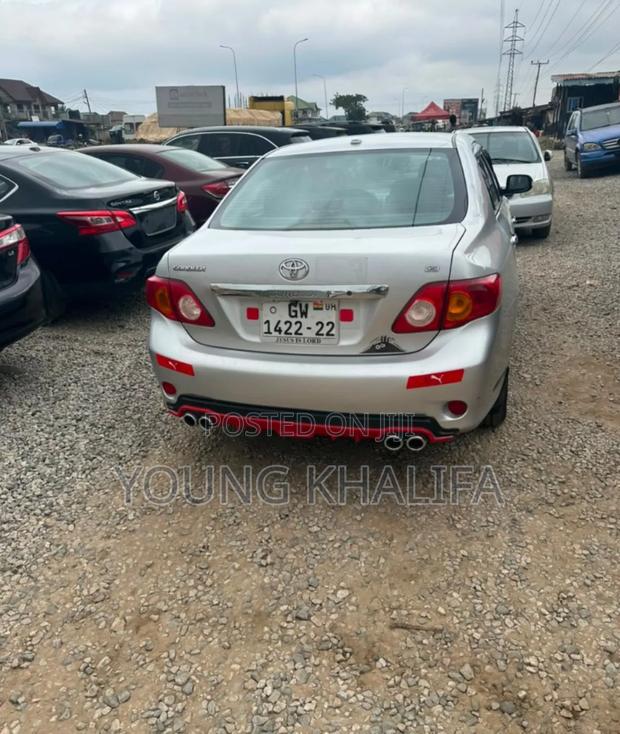 Toyota Corolla 2010 Silver