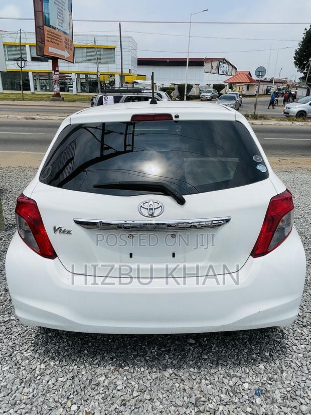Toyota Vitz 1.3 AWD 5dr 2011 White