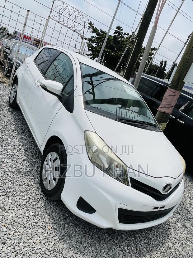 Toyota Vitz 1.3 AWD 5dr 2011 White