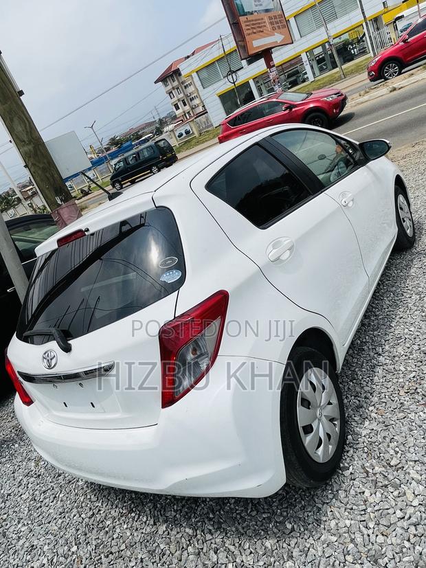 Toyota Vitz 1.3 AWD 5dr 2011 White