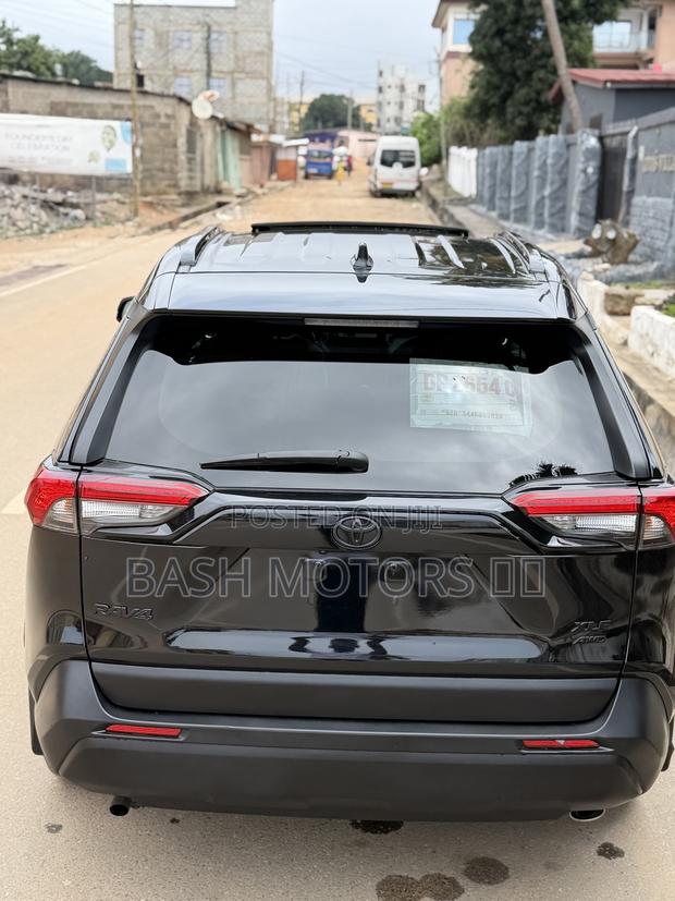 Toyota RAV4 XLE AWD 2024 Black