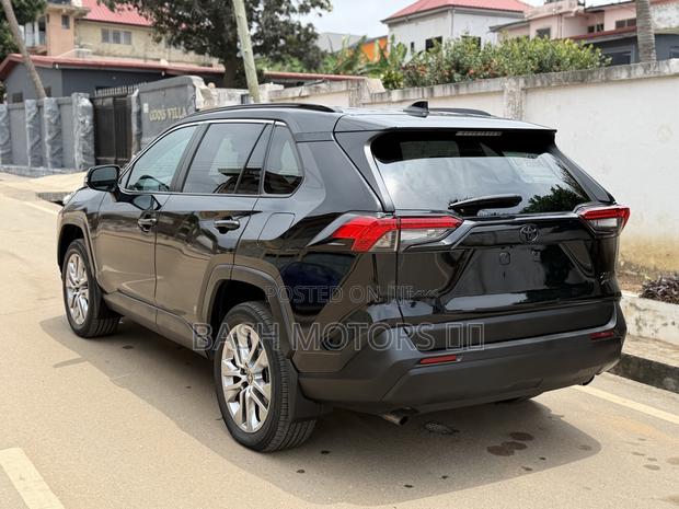 Toyota RAV4 XLE AWD 2024 Black