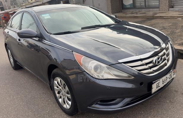 Hyundai Sonata Limited 2.0T Sedan (2.0L 4cyl 6A) 2013 Gray