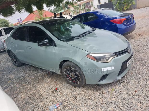 Toyota Corolla 2015 Gray