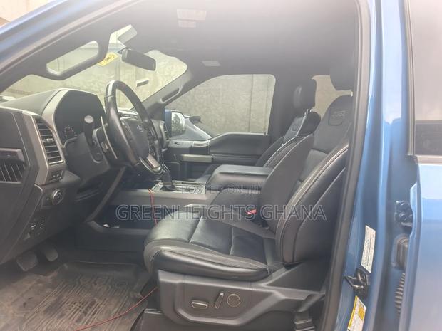 Ford F-150 Raptor 2023 Blue