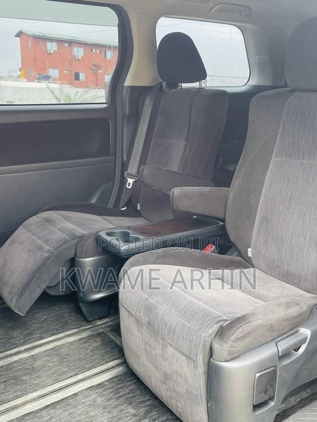 Toyota Vellfire Z 2.4 FWD 7-Seater 2013 Burgundy