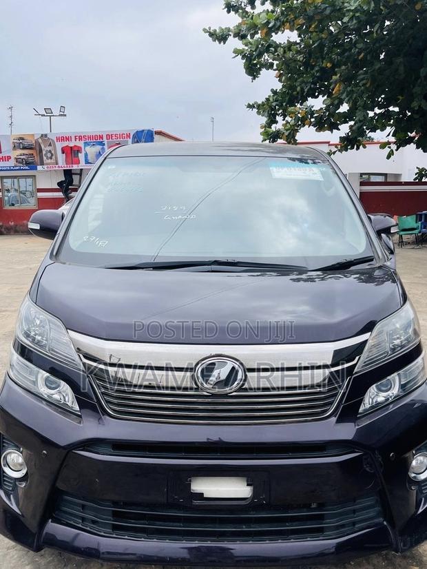 Toyota Vellfire Z 2.4 FWD 7-Seater 2013 Burgundy