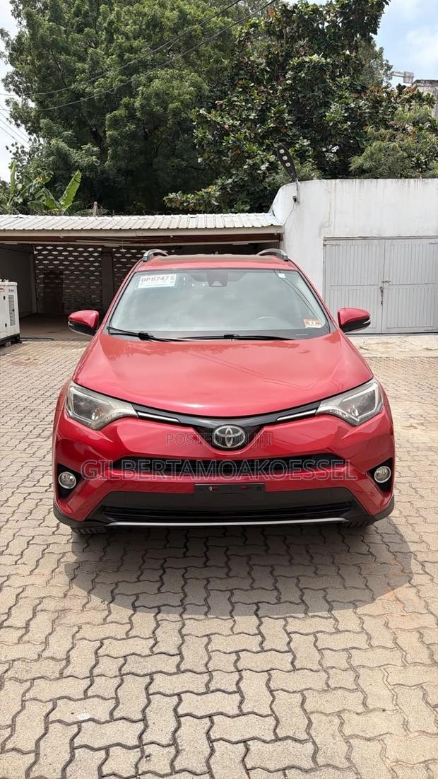 Toyota RAV4 2017 Red