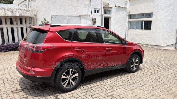Toyota RAV4 2017 Red