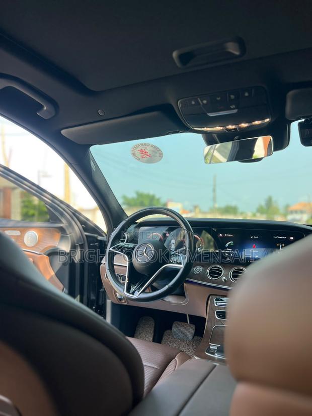 Mercedes-Benz E300 2021 Black