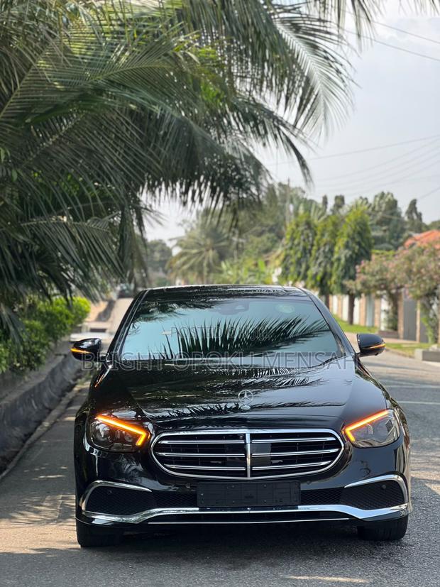 Mercedes-Benz E300 2021 Black