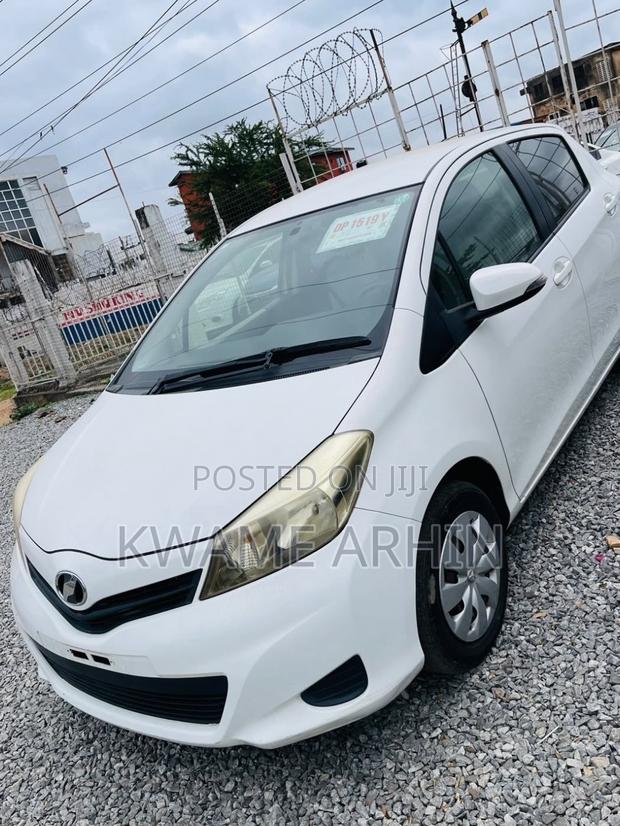 Toyota Vitz 1.3 FWD 5dr 2011 White