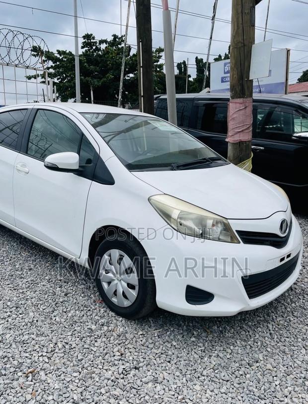 Toyota Vitz 1.3 FWD 5dr 2011 White