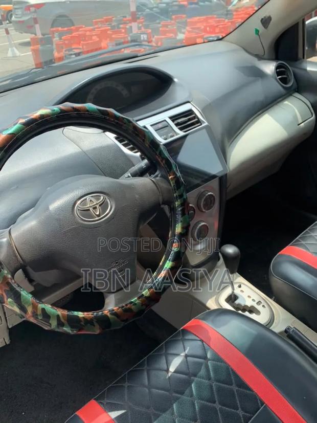 Toyota Belta 2010 Silver
