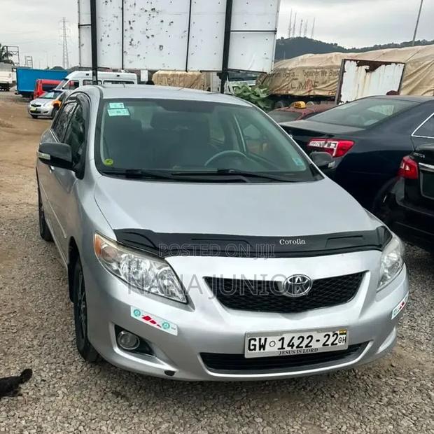 Toyota Corolla 2010 Silver