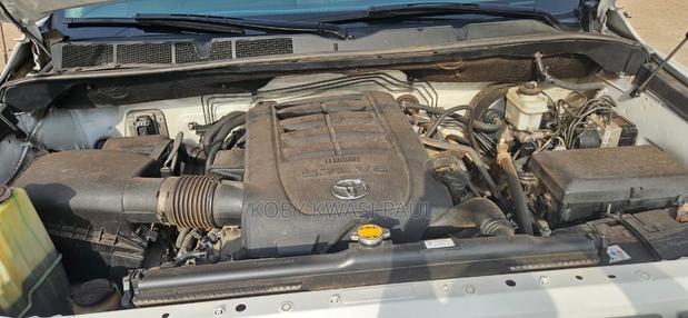 Toyota Tundra Platinum 5.7L V8 4x4 CrewMax 5.6 ft. box 145.7 in. WB White