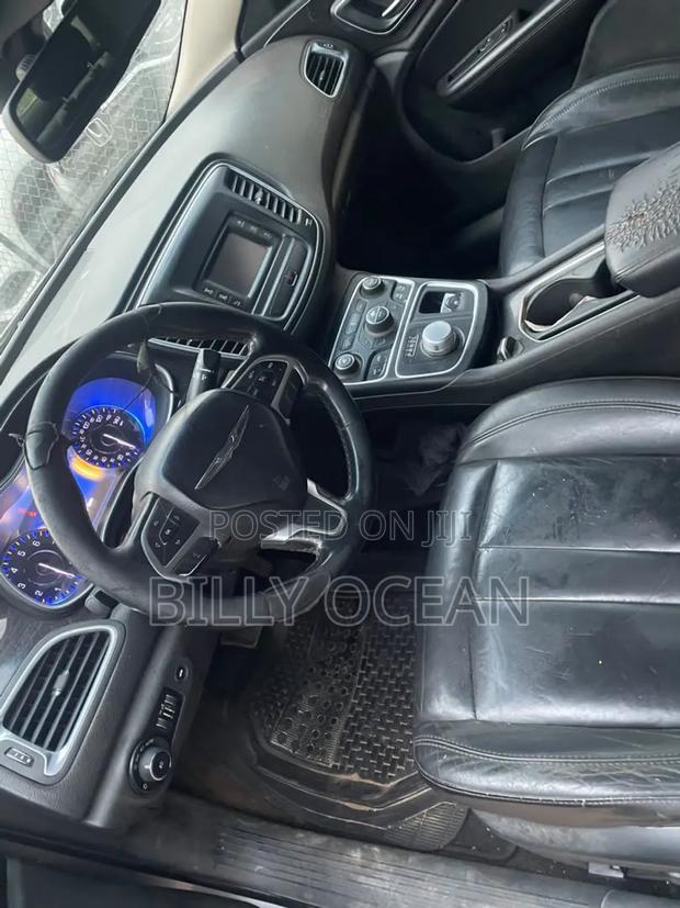 Chrysler 300C 2015 Gray