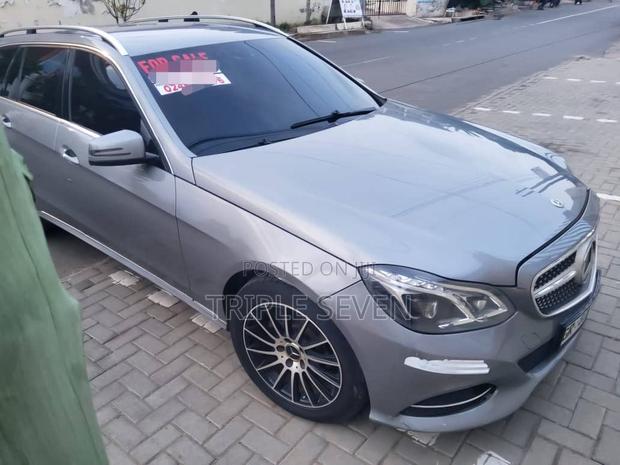 Mercedes-Benz E220 2014 Silver