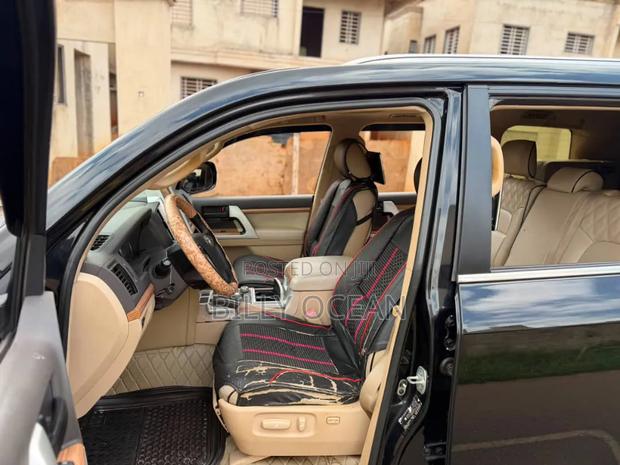 Toyota Land Cruiser 2015 Black