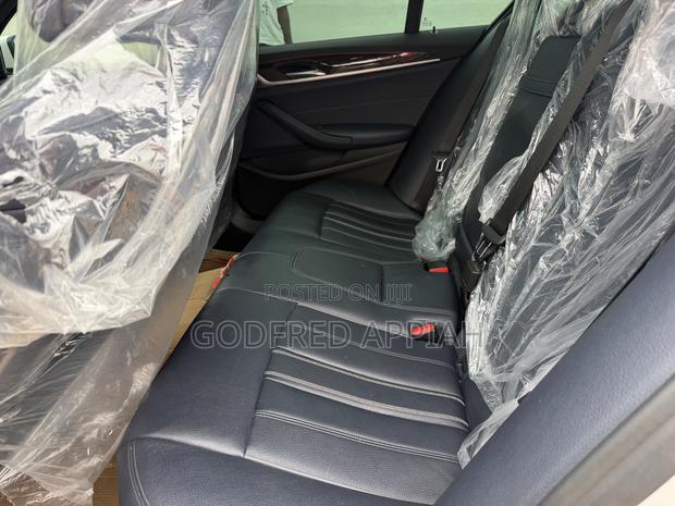 BMW 530i 2020 White