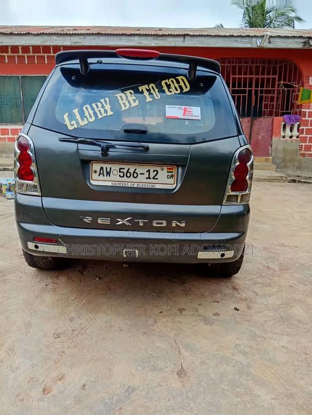 SsangYong Rexton 2010 Black