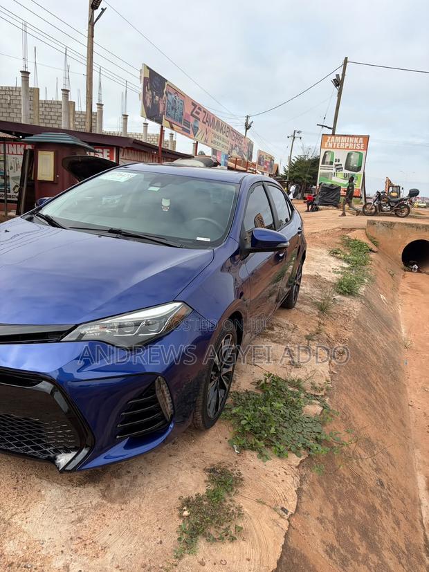 Toyota Corolla 2019 Blue