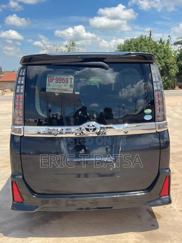 Toyota Voxy 2017 Black
