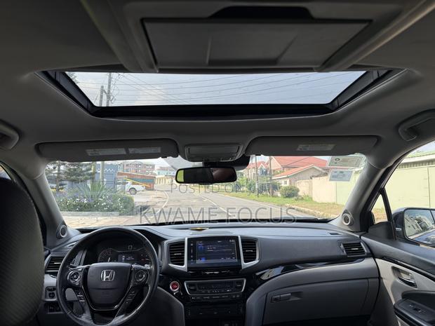 Honda Pilot Touring 4dr SUV 4WD (3.5L 6cyl 9A) 2017