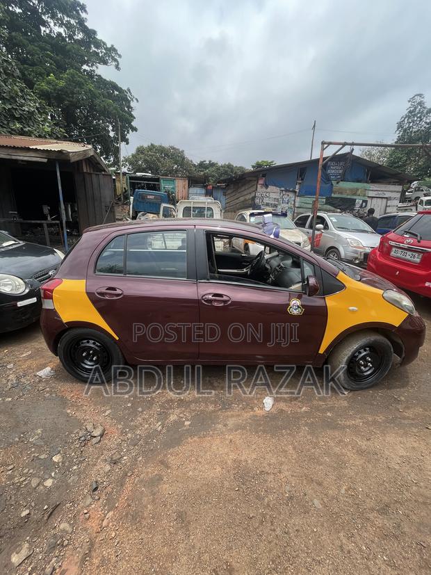Toyota Yaris 2010 Red