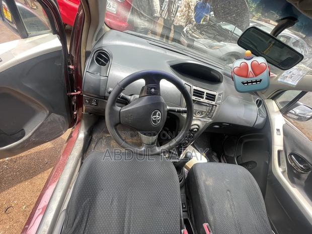 Toyota Yaris 2010 Red