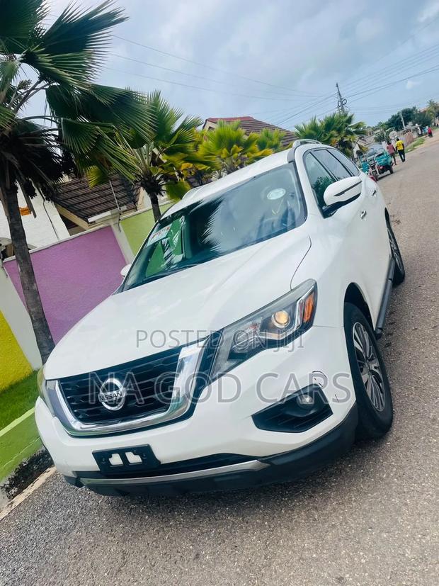 Nissan Pathfinder 2017 White