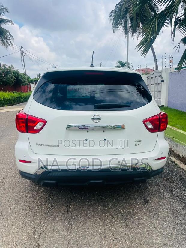 Nissan Pathfinder 2017 White