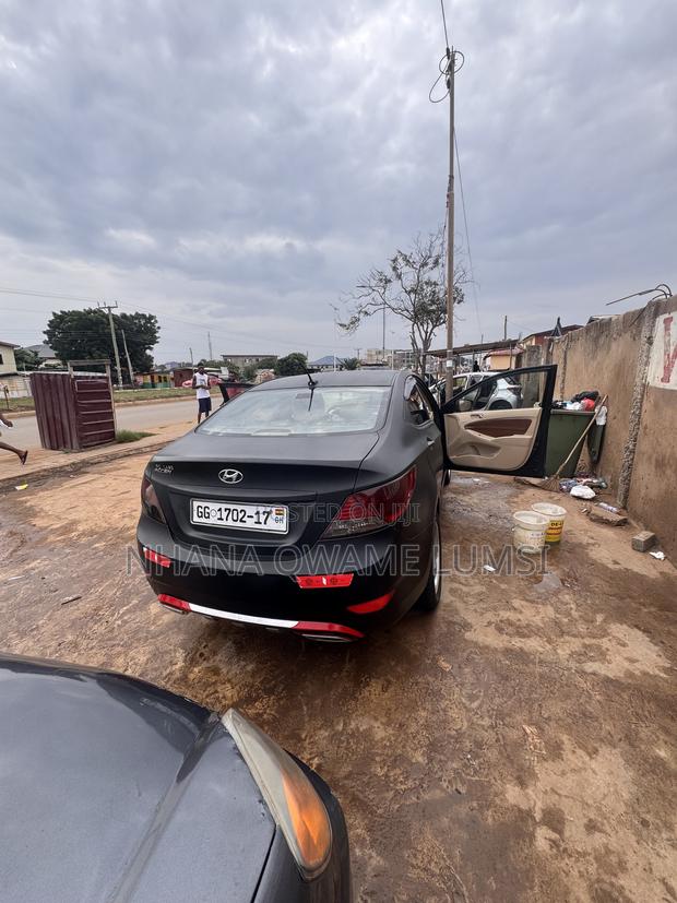 Hyundai Accent 2012 Black
