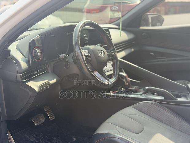 Hyundai Elantra Limited 2021 White