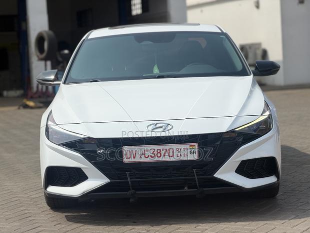 Hyundai Elantra Limited 2021 White