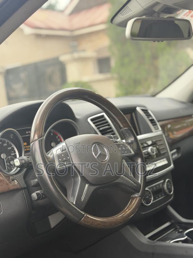 Mercedes-Benz M Class ML350 4MATIC 4dr SUV AWD (3.5L 6cyl 7A) 2015 Gray