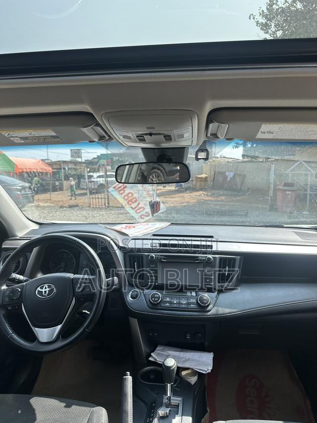 Toyota RAV4 2017 White
