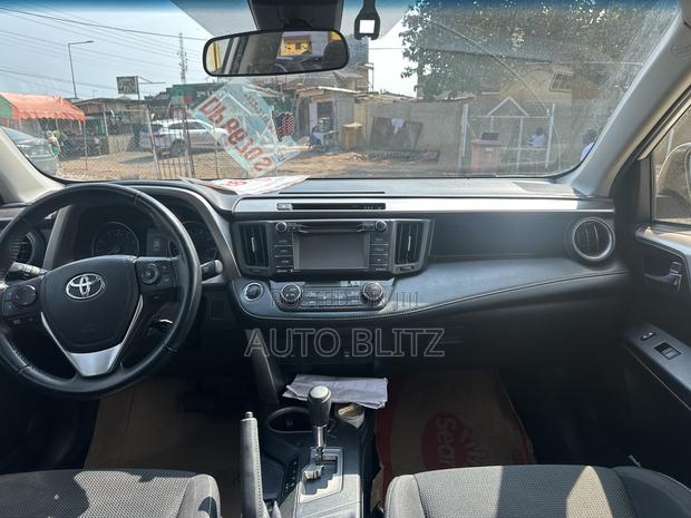 Toyota RAV4 2017 White