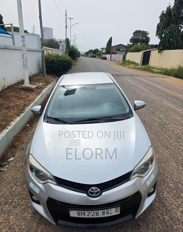 Toyota Corolla 2015 Gray