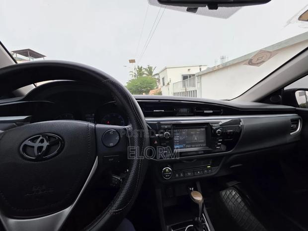 Toyota Corolla 2015 Gray