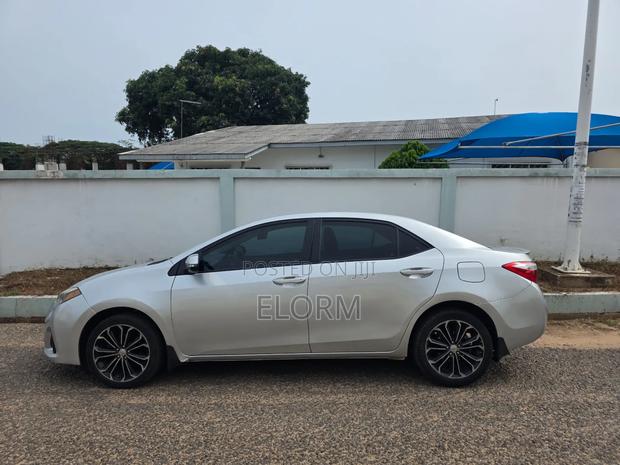 Toyota Corolla 2015 Gray