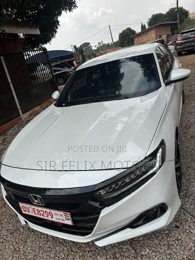 Honda Accord Sport (1.5L 4cyl Turbo CVT) 2019 White