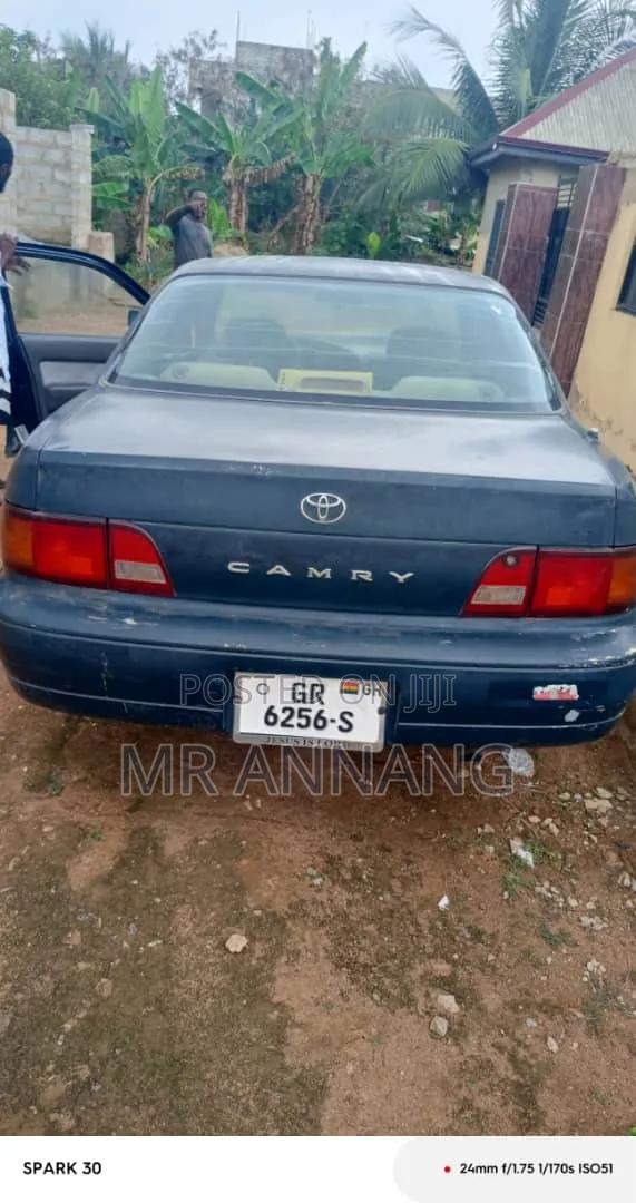 Toyota Camry 2000 Blue