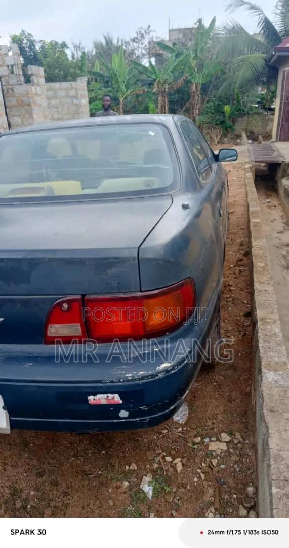 Toyota Camry 2000 Blue