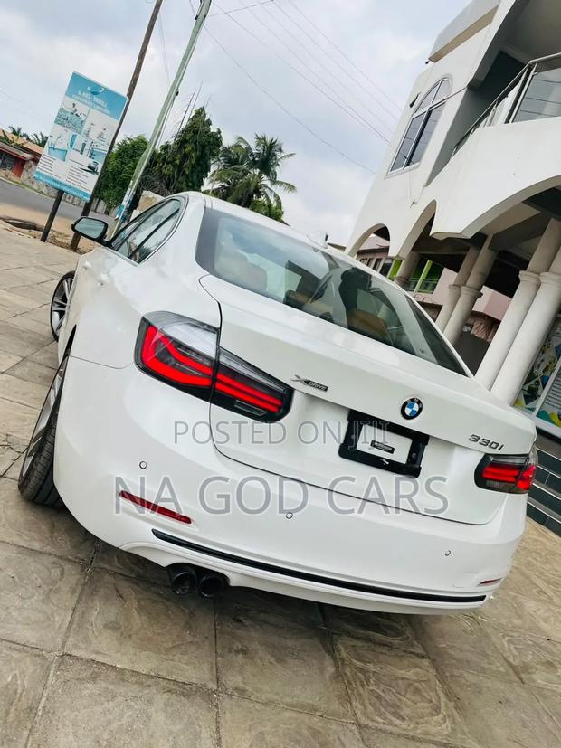 BMW 330i 2019 White