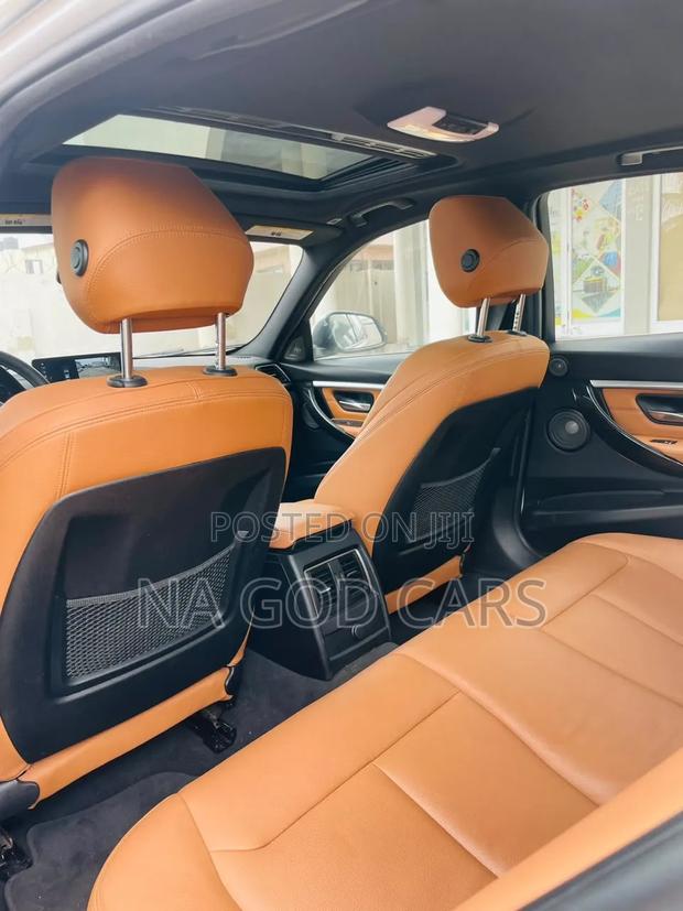 BMW 330i 2019 White
