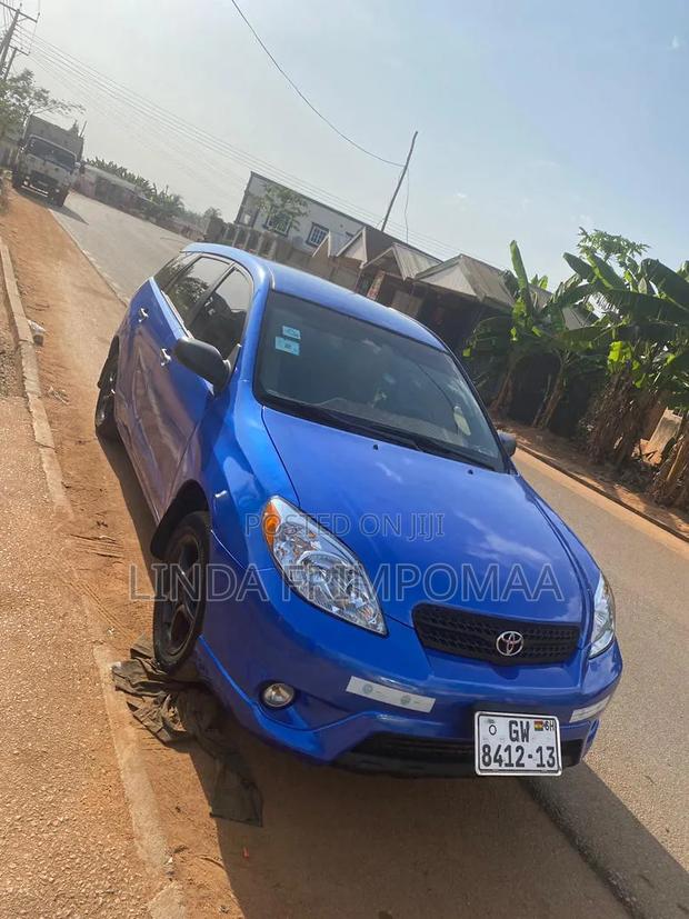 Toyota Matrix Hatchback FWD (1.8L 4cyl 5M) 2007 Blue