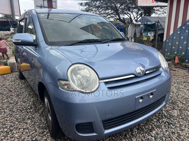 Toyota Sienta 1.5 AWD 2011 Blue