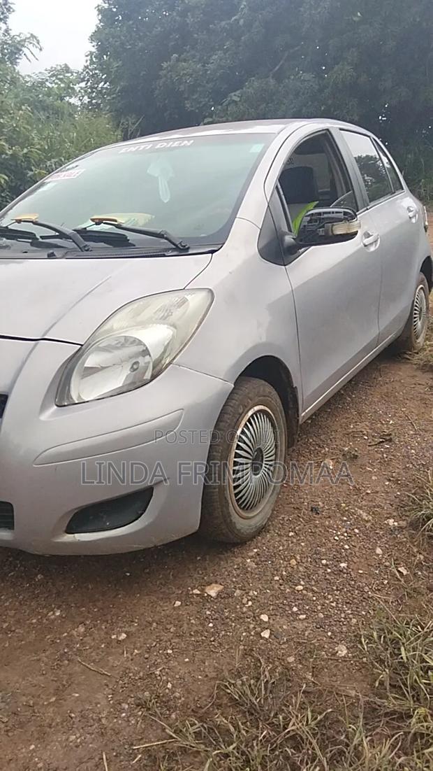 Toyota Vitz 1.5 FWD 3dr 2011 Silver